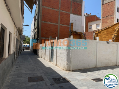 Buy - Plot in downtown of Roses - Rosas - immo365costabrava - Land 3 - CBR3086