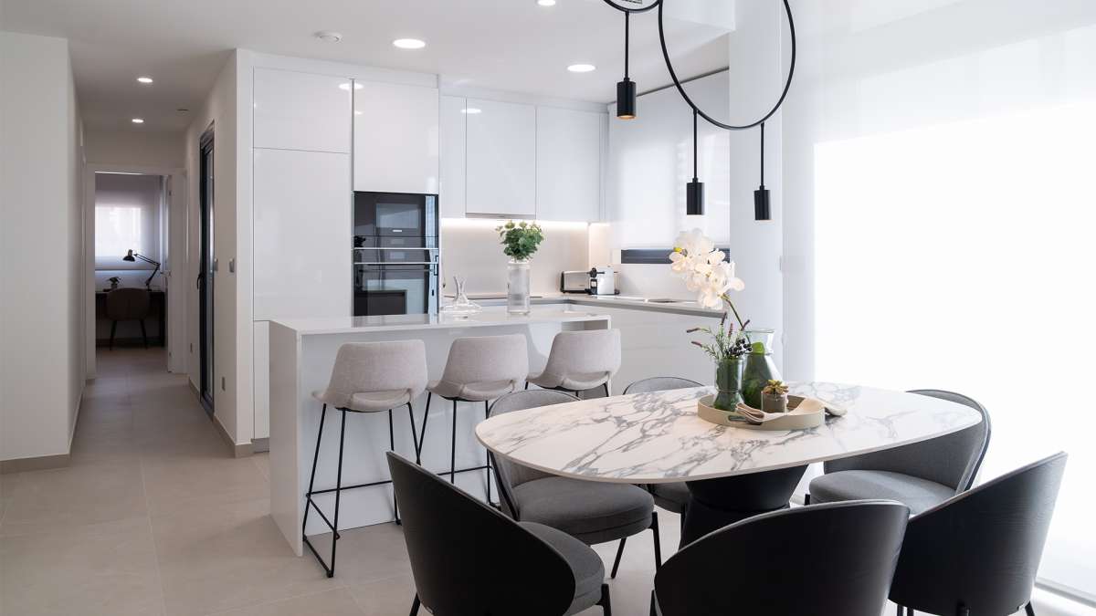 BENIDORM NEW 2 BEDROOM APARTMENTS LOCATED 50 METERS FROM THE BEACH WITH MAGNIFICENT SEA VIEWS