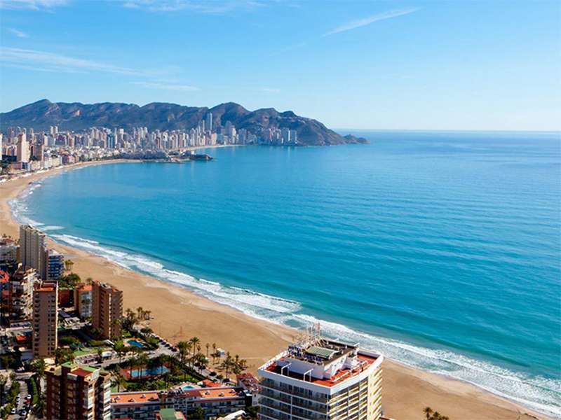 BENIDORM NEW 2 BEDROOM APARTMENTS LOCATED 50 METERS FROM THE BEACH WITH MAGNIFICENT SEA VIEWS
