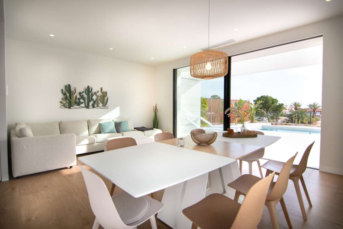 NEW LUXURY 3 BEDROOM VILLA WITH PRIVATE POOL AND SOLARIUM