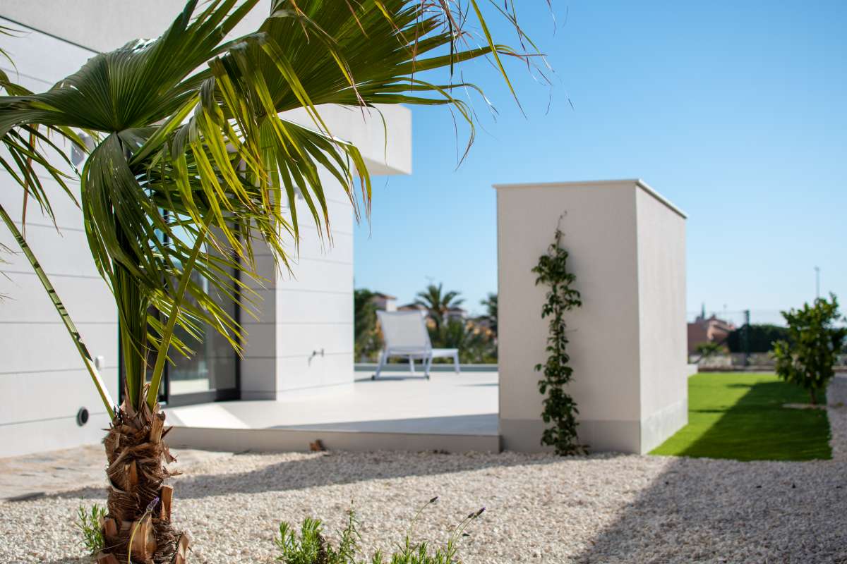 NEW LUXURY 3 BEDROOM VILLA WITH PRIVATE POOL AND SOLARIUM