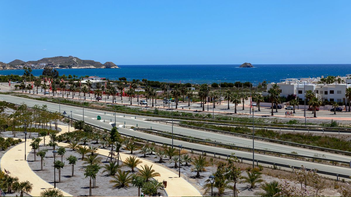NEW 2 BEDROOM PENTHOUSES BY THE SEA ON THE ALMERIA COAST.