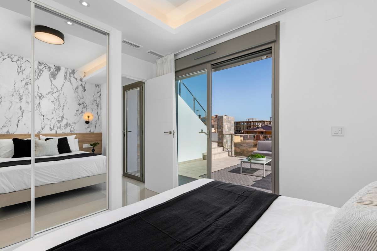 HOUSE FOR SALE, LOS ALCÁZARES