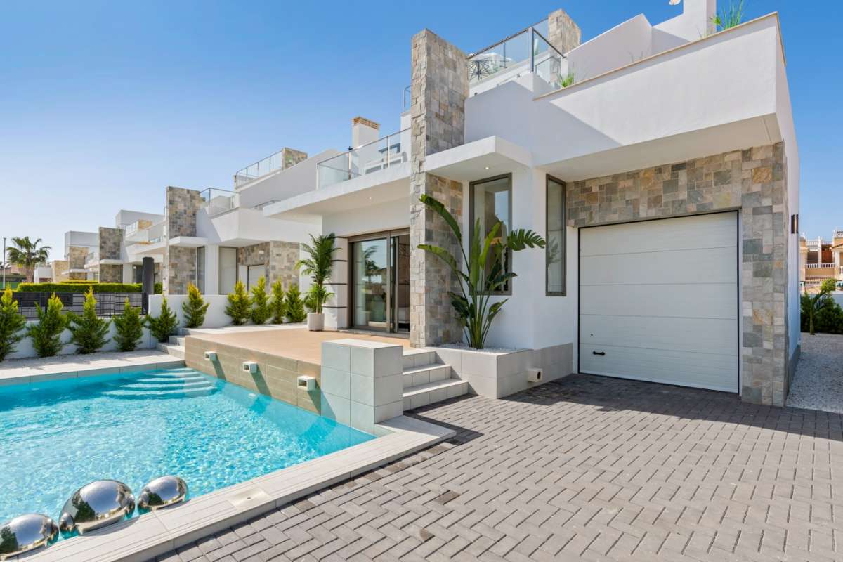 HOUSE FOR SALE, LOS ALCÁZARES