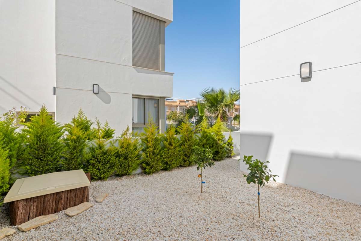 HOUSE FOR SALE, LOS ALCÁZARES