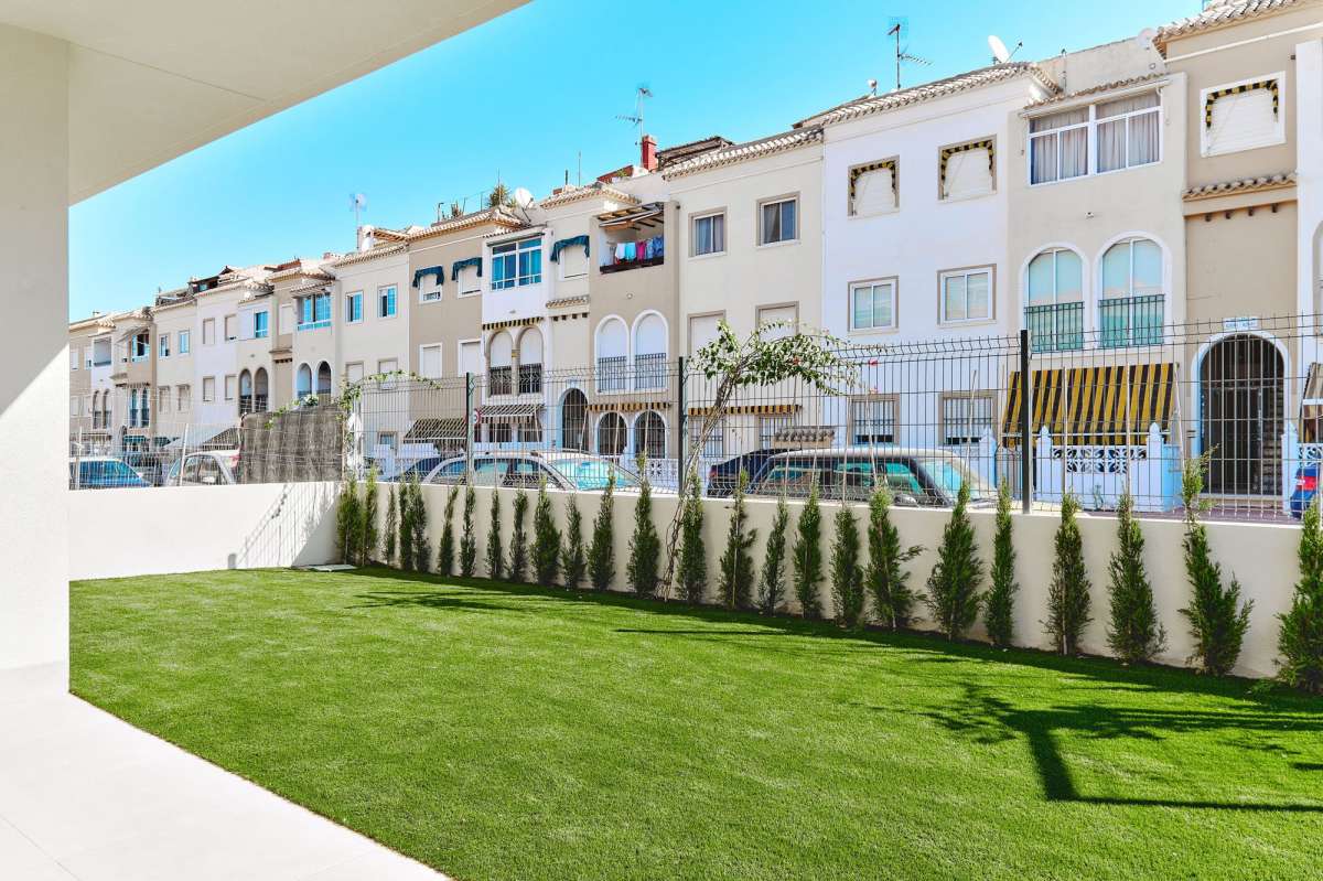 HOUSE FOR SALE, TORREVIEJA