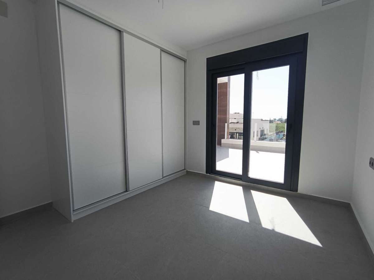 HOUSE FOR SALE, DAYA NUEVA