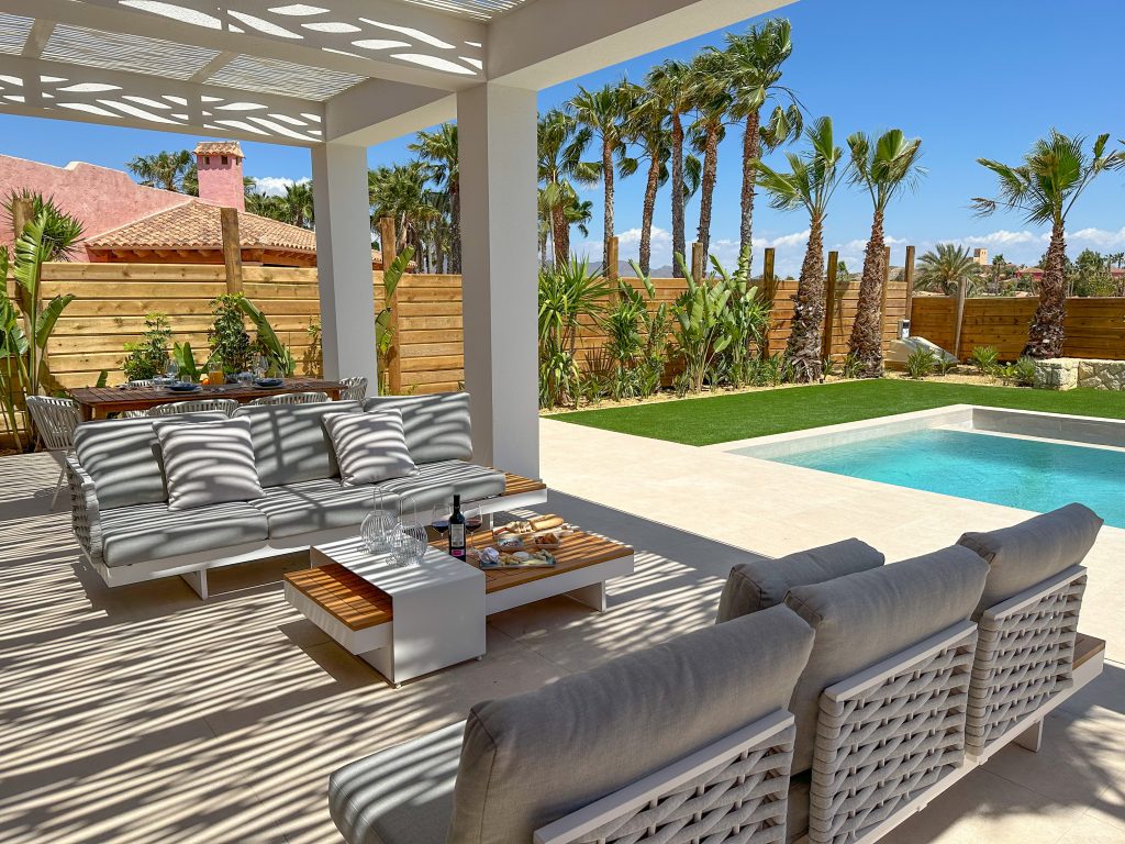 VILLA FOR SALE, CUEVAS DEL ALMANZORA