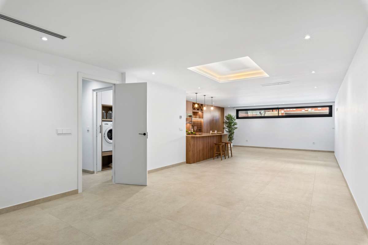 LUXURY VILLA FOR SALE IN POLOP 3 BEDROOMS, 3 BATHROOMS AND PRIVATE POOL