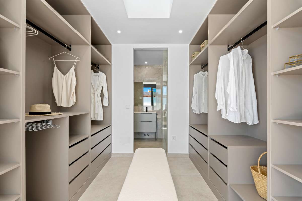 LUXURY VILLA FOR SALE IN POLOP 3 BEDROOMS, 3 BATHROOMS AND PRIVATE POOL