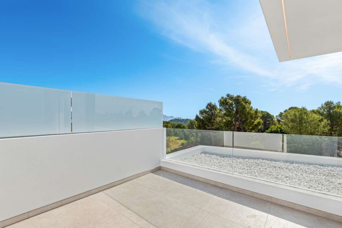 LUXURY VILLA FOR SALE IN POLOP 3 BEDROOMS, 3 BATHROOMS AND PRIVATE POOL