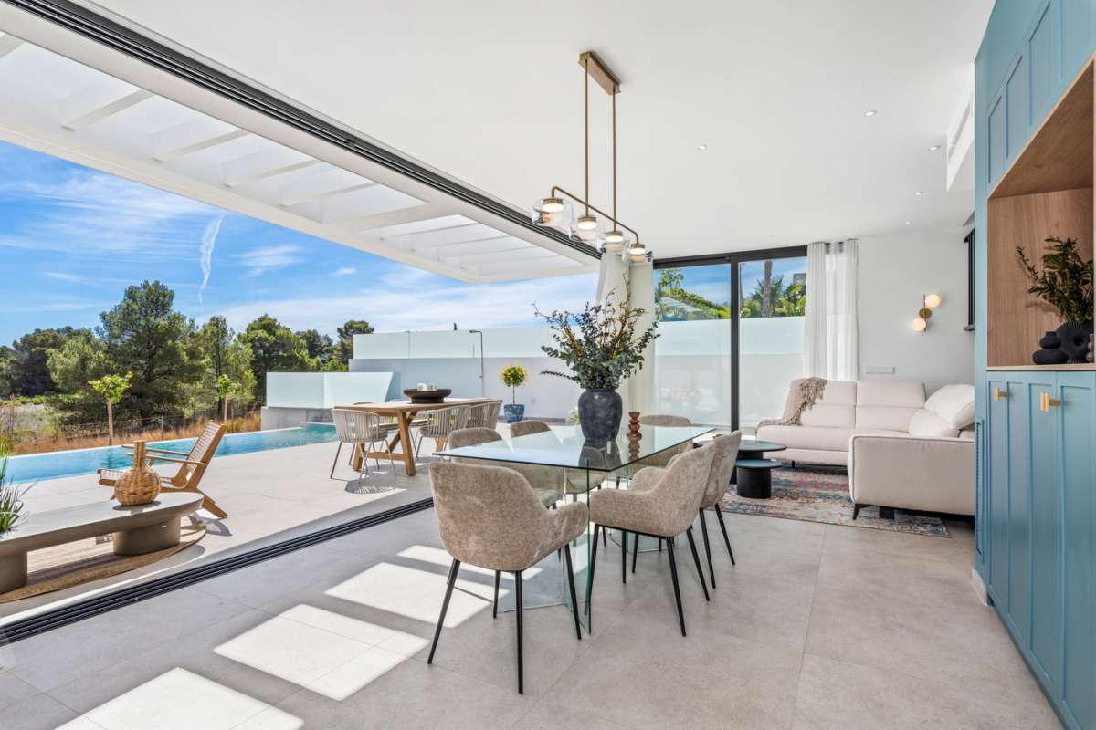 LUXURY VILLA FOR SALE IN POLOP 3 BEDROOMS, 3 BATHROOMS AND PRIVATE POOL