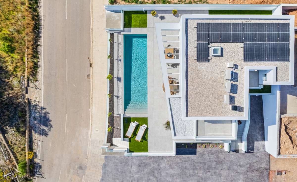 LUXURY VILLA FOR SALE IN POLOP 3 BEDROOMS, 3 BATHROOMS AND PRIVATE POOL