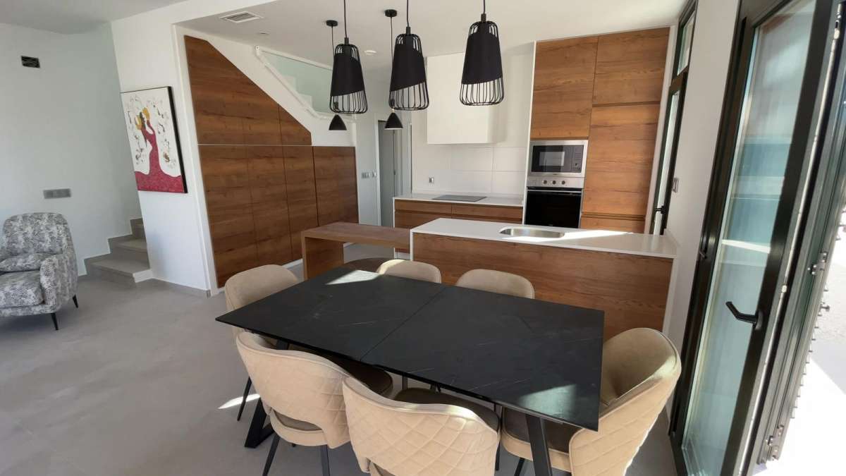 HOUSE FOR SALE, DAYA NUEVA