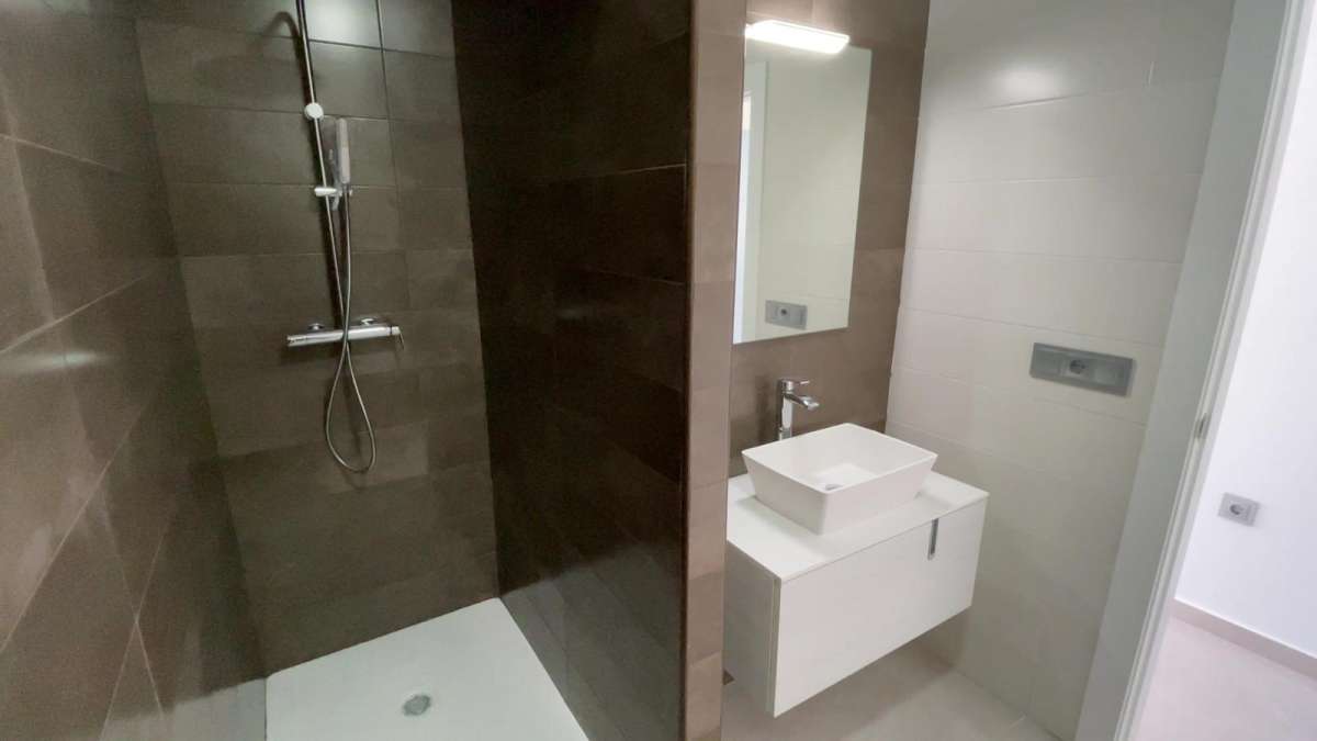 HOUSE FOR SALE, DAYA NUEVA