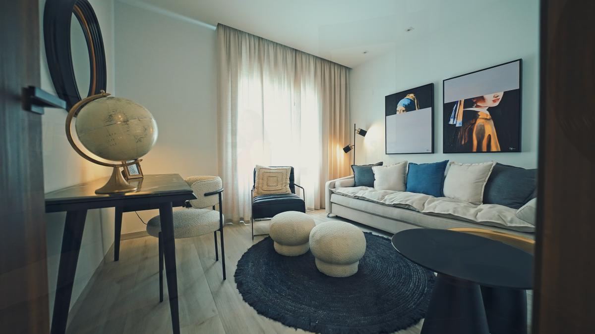 NEW VILLA WITH PRIVATE POOL AND LARGE GARAGE AVAILABLE IMMEDIATELY