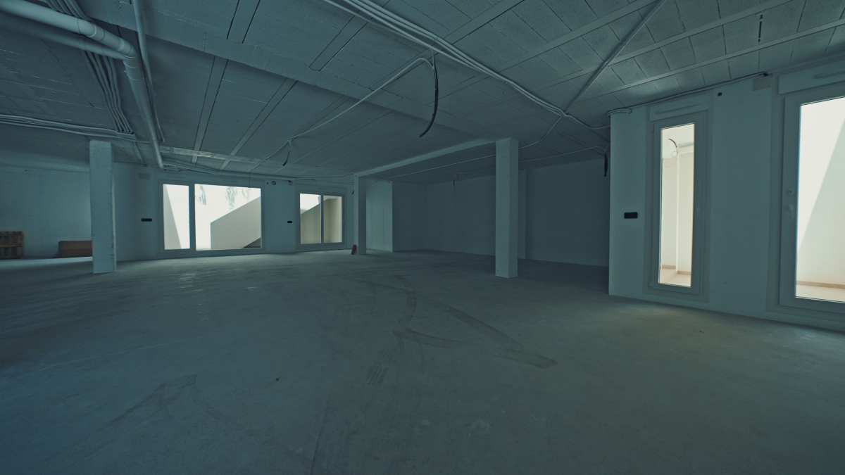 NEW VILLA WITH PRIVATE POOL AND LARGE GARAGE AVAILABLE IMMEDIATELY