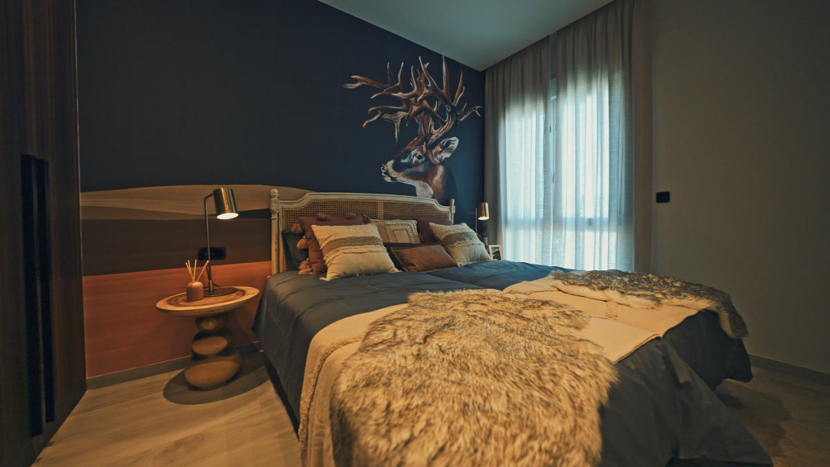 NEW VILLA WITH PRIVATE POOL AND LARGE GARAGE AVAILABLE IMMEDIATELY