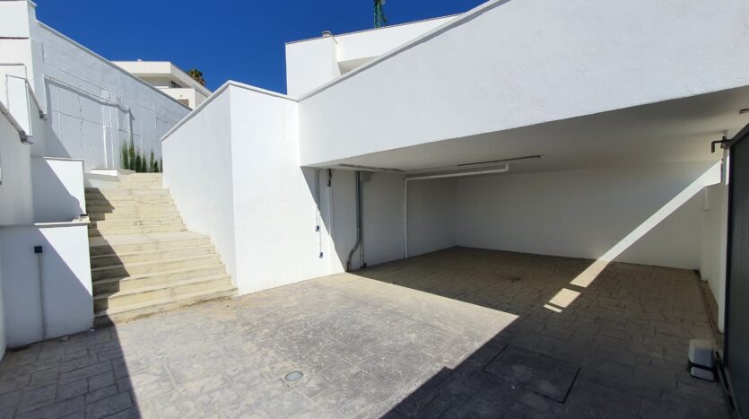 VILLA FOR SALE, MANILVA