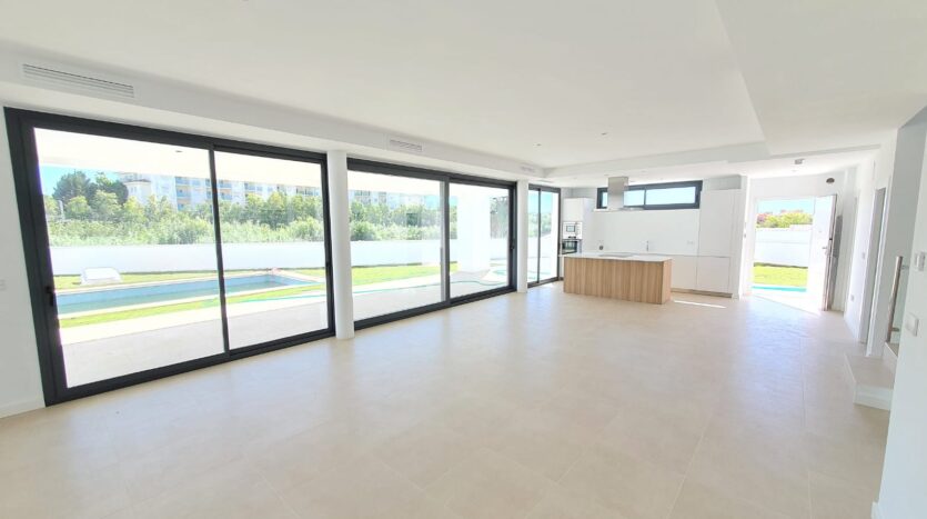 VILLA FOR SALE, MANILVA