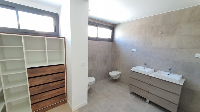 VILLA FOR SALE, MANILVA