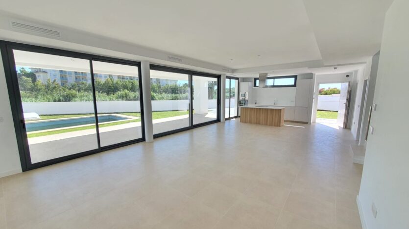 VILLA FOR SALE, MANILVA