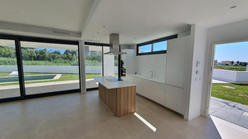 VILLA FOR SALE, MANILVA