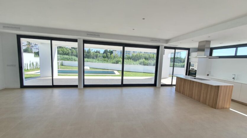 VILLA FOR SALE, MANILVA