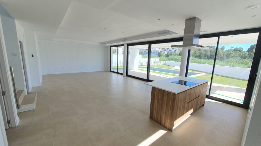 VILLA FOR SALE, MANILVA