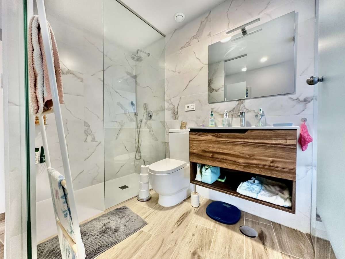 ALMOST NEW APARTMENT FOR SALE IN VILLAMARTIN