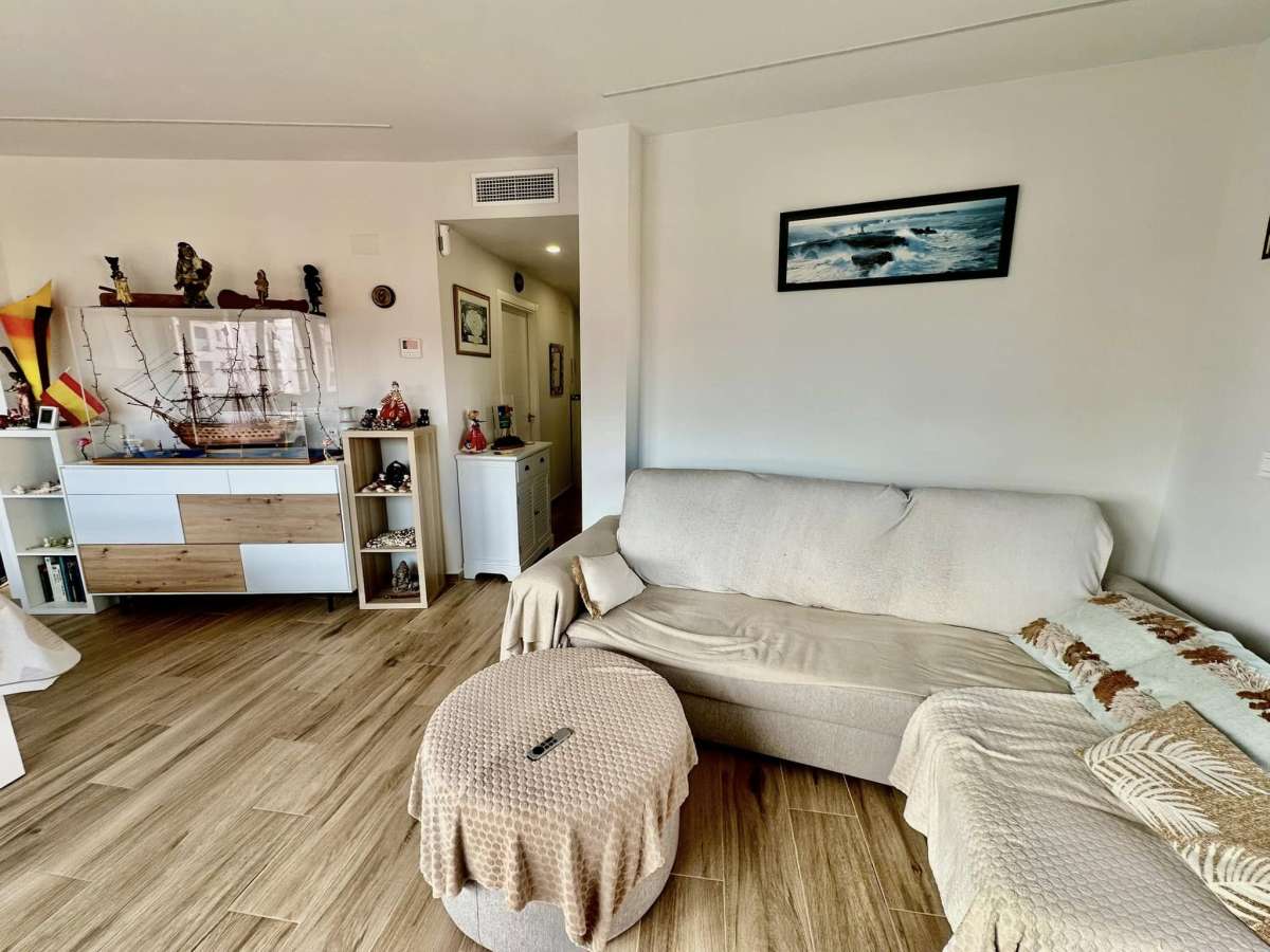 ALMOST NEW APARTMENT FOR SALE IN VILLAMARTIN