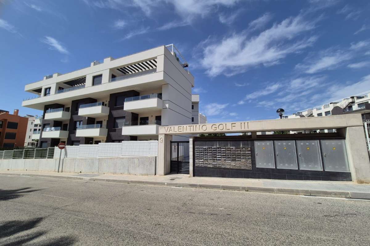 ALMOST NEW APARTMENT FOR SALE IN VILLAMARTIN