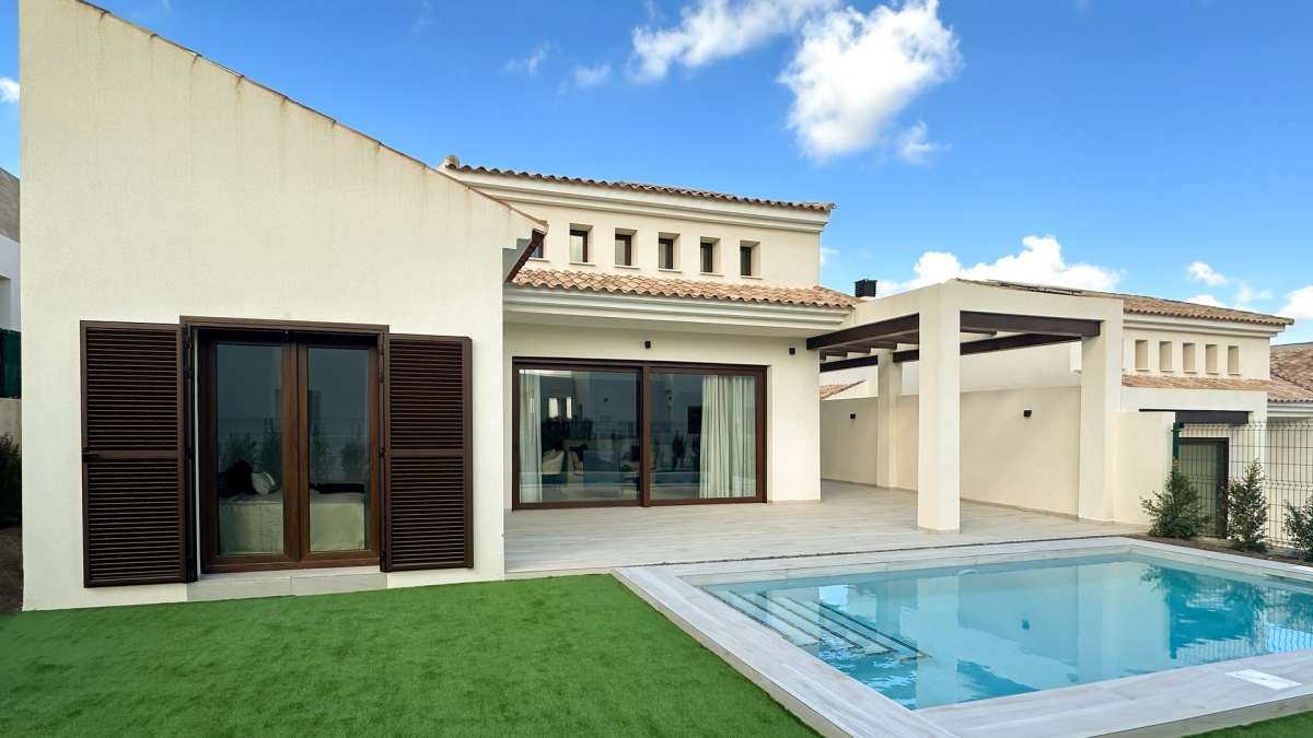 MEDITERRANEAN STYLE VILLA FOR SALE AT LA FINCA GOLF IN ALGORFA