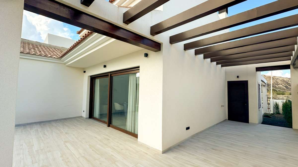 MEDITERRANEAN STYLE VILLA FOR SALE AT LA FINCA GOLF IN ALGORFA