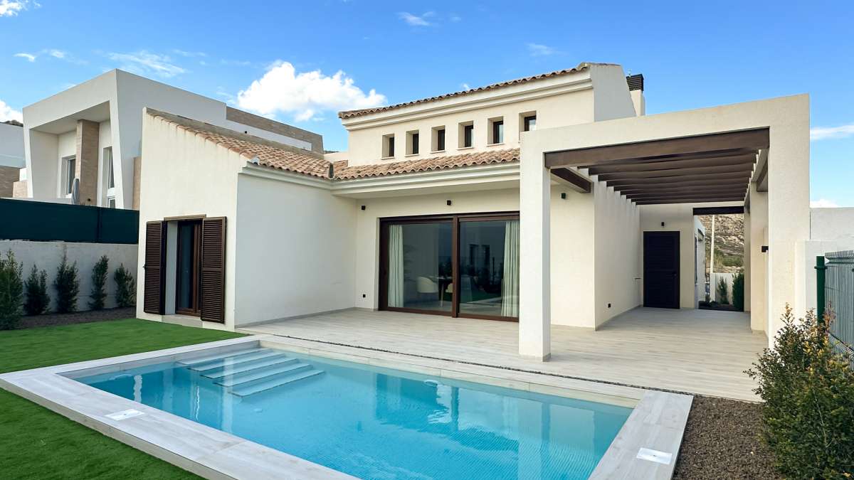 MEDITERRANEAN STYLE VILLA FOR SALE AT LA FINCA GOLF IN ALGORFA