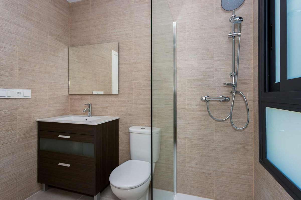 HOUSE FOR SALE, DAYA NUEVA