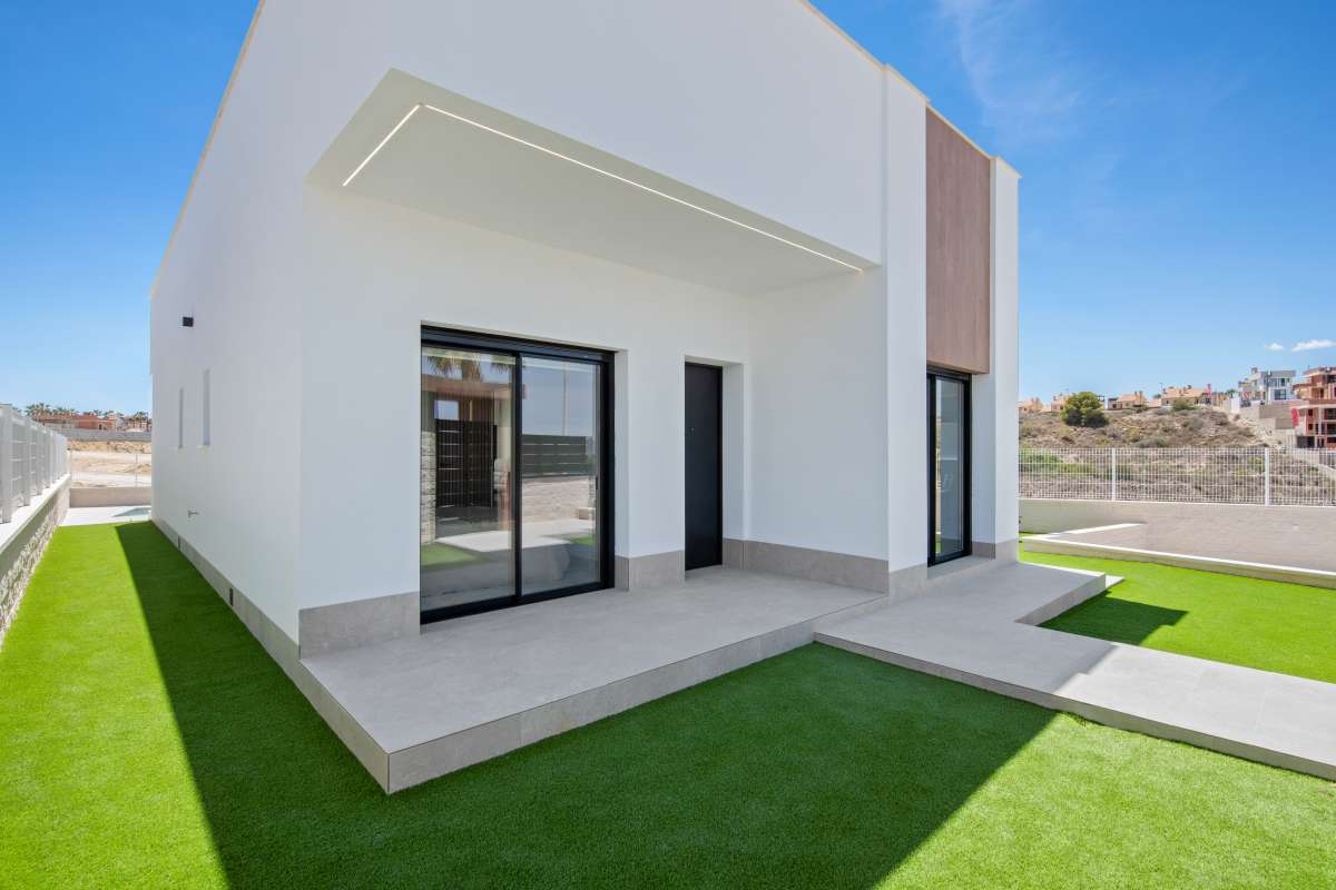 NEW VILLA FOR SALE AT GOLF LA FINCA IN ALGORFA