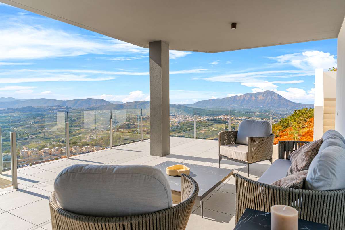 VILLAS IN CUMBRE DEL SOL