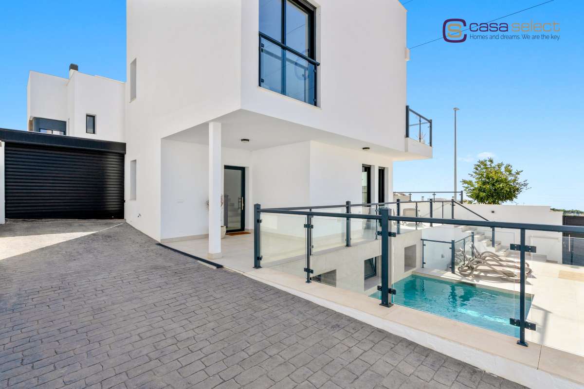 Pool & views