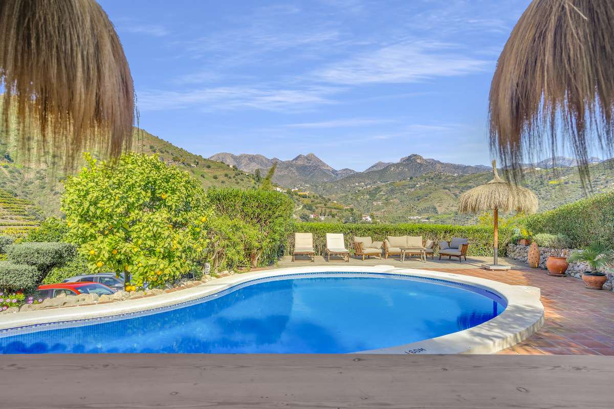 Pool & views
