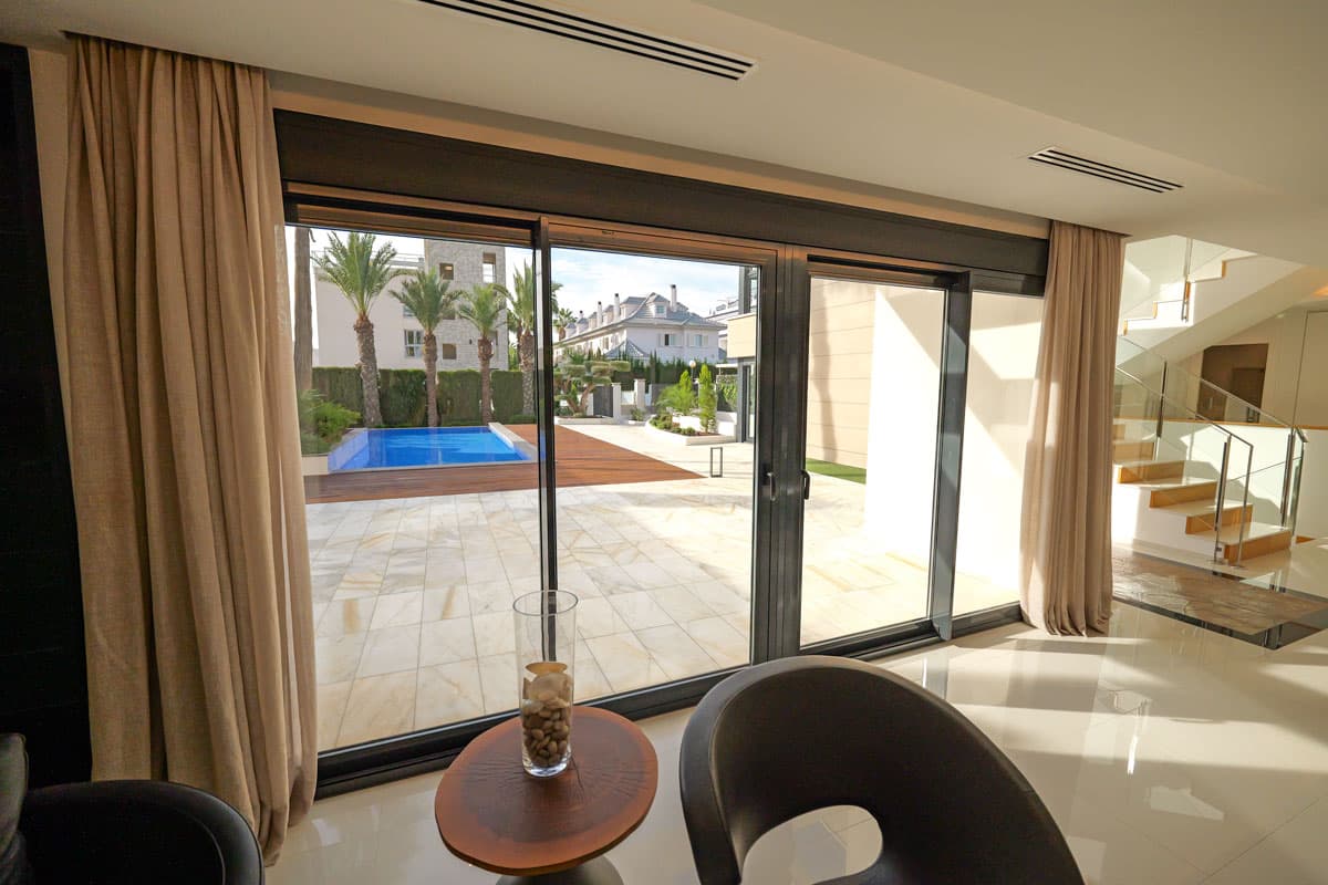 VILLA FOR SALE, TORREVIEJA