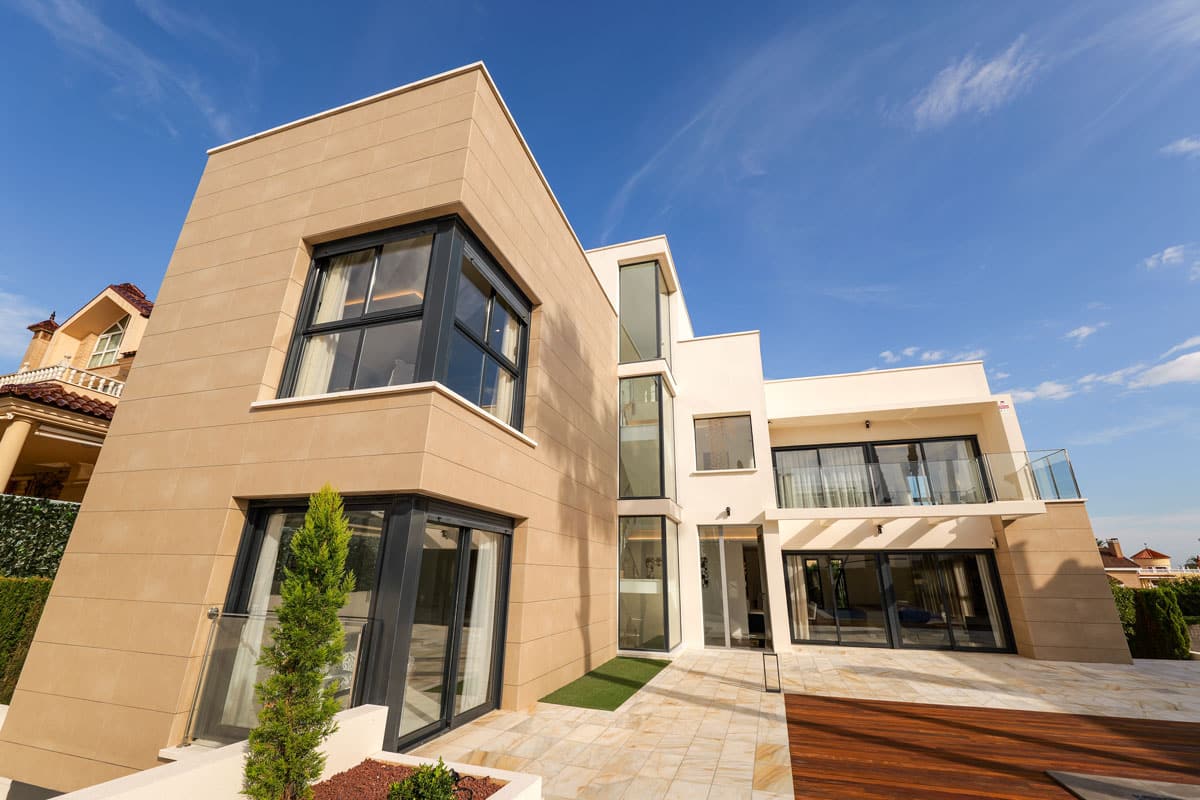 VILLA FOR SALE, TORREVIEJA