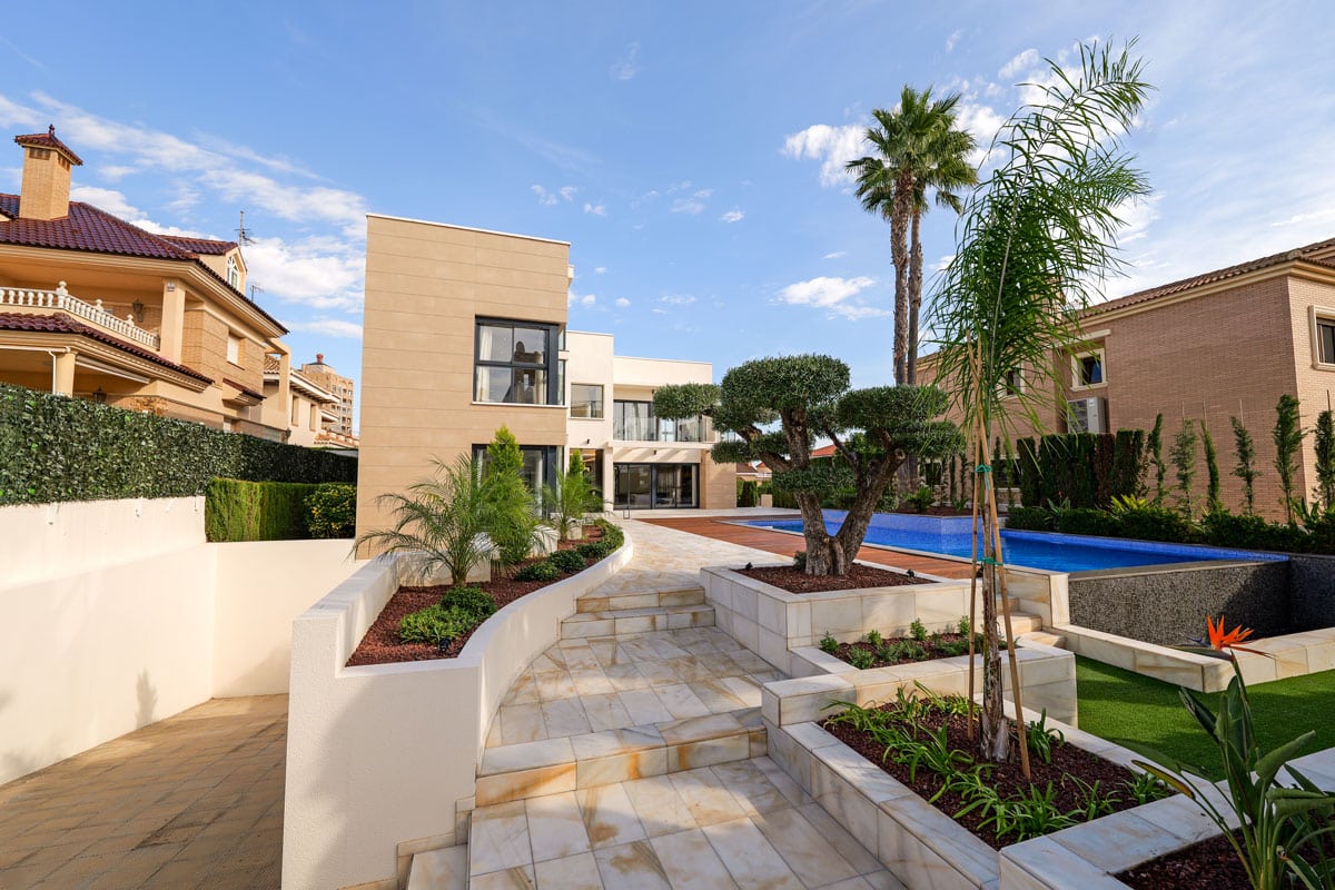 VILLA FOR SALE, TORREVIEJA