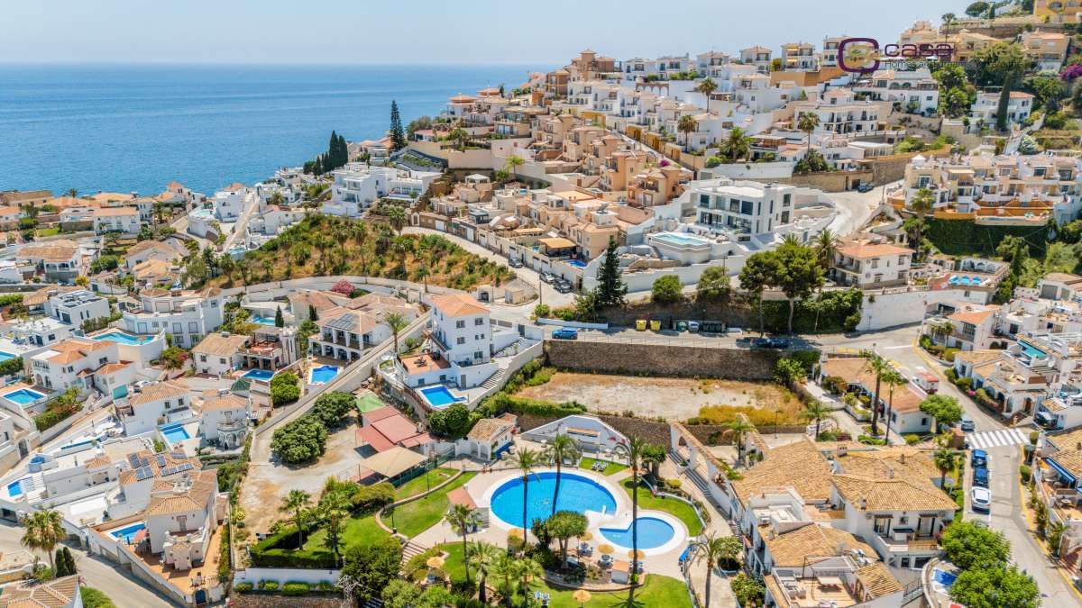 Pool & views