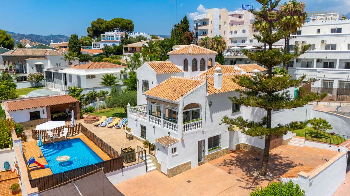 Pool & views
