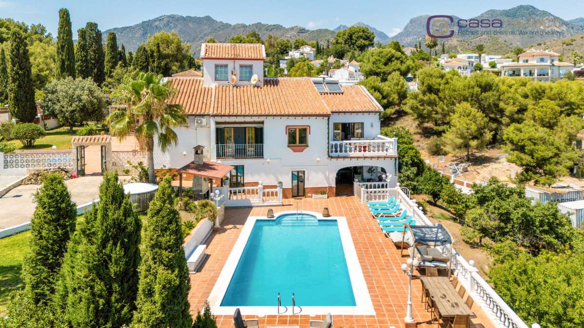 Pool & views