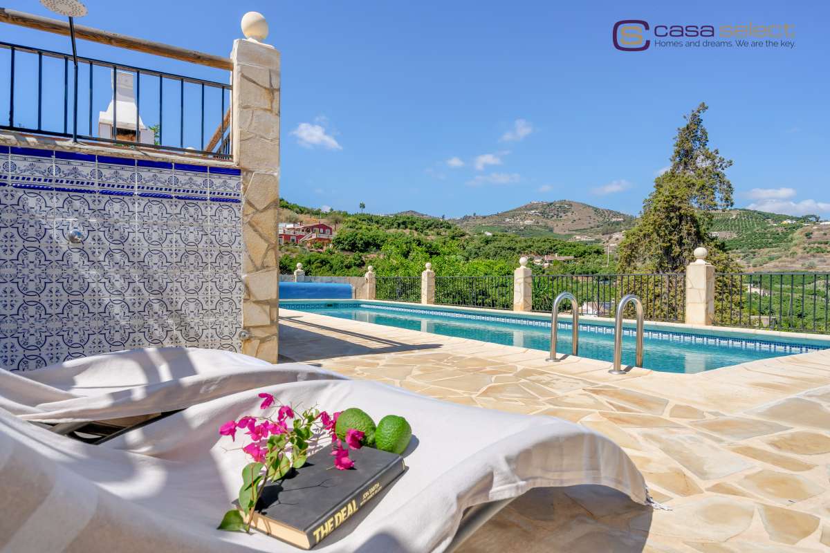 Pool & views