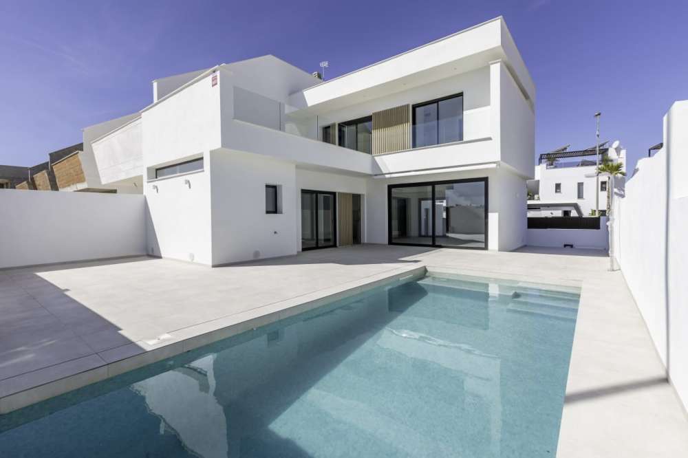 Exterior 1