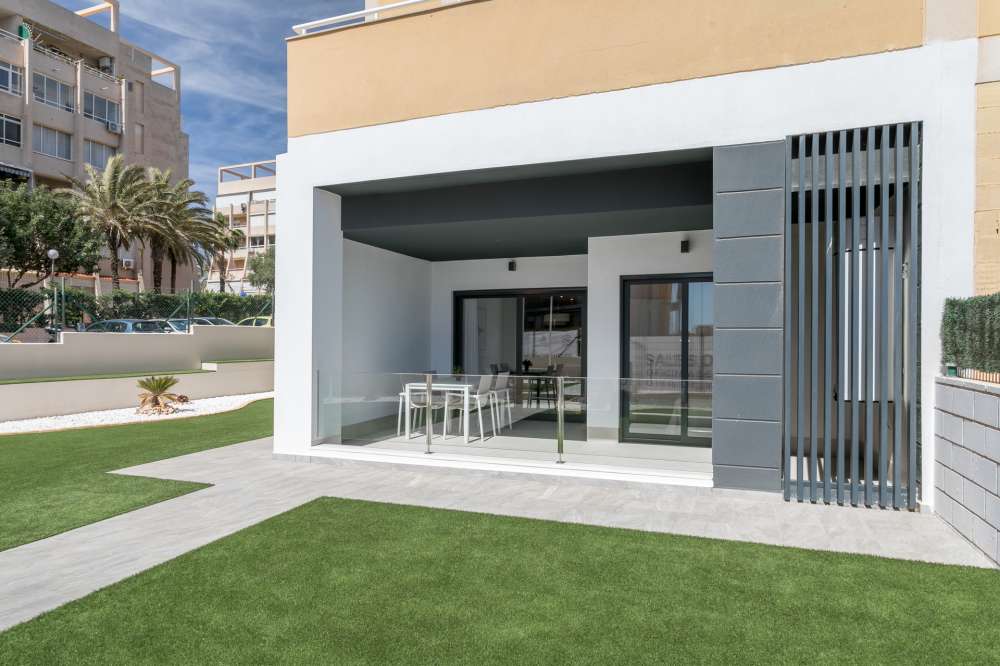 Exterior 1