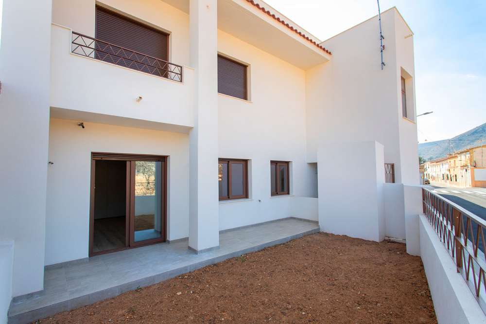Exterior 1
